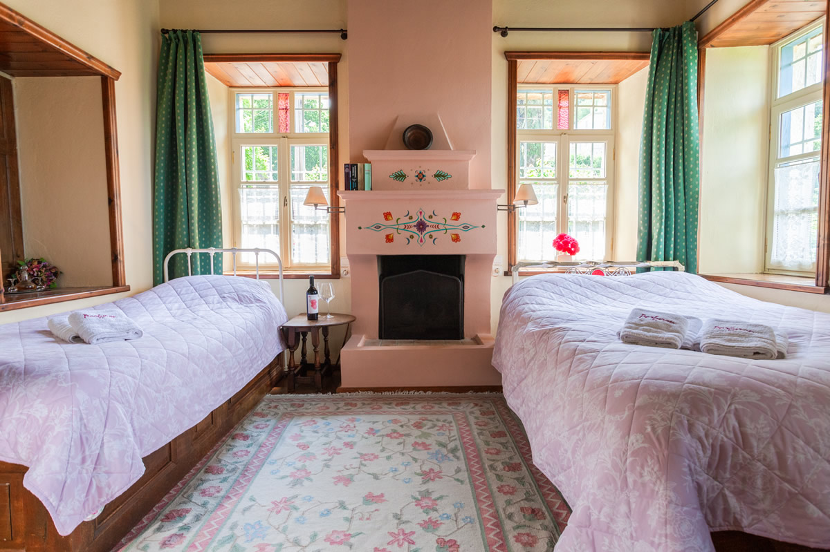 Superior familiekamer met uitzicht op de tuin Een ruime en zonnige familiekamer met een prachtig uitzicht op de tuin.