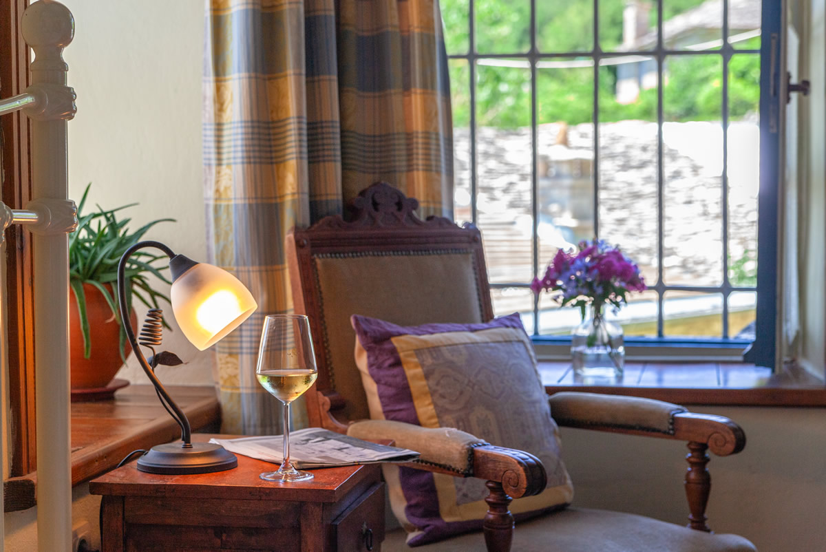 Pindos-kamer, Classic Room Garden View, levendig en pittoresk, een romantisch toevluchtsoord om van elkaar te genieten te midden van de schoonheid van ons uitzicht op de tuin.