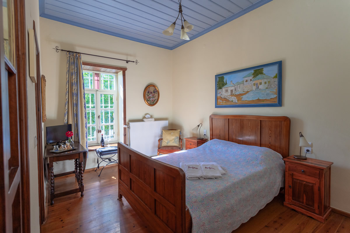 Smolikas-kamer, gezellige kamer, een gastvrije en ontspannen kamer die volledige stilte en rust biedt aan de vermoeide reiziger.